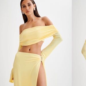 Camryn
Slinky Off Shoulder Crop Top - Yellow